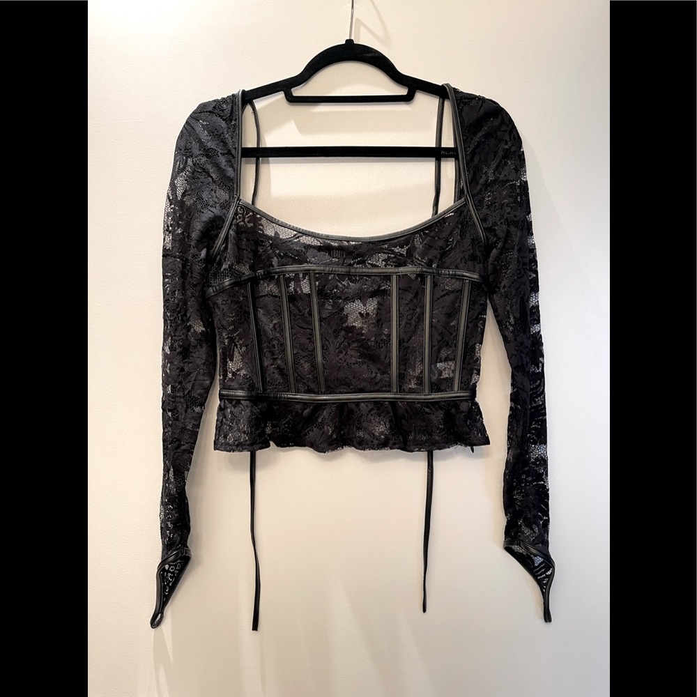 BLACK CORSET TOP WITH FINGER LOOPS